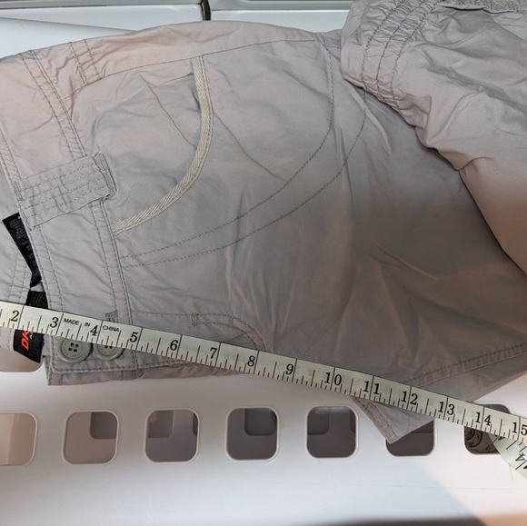 DKNY Active Capri light grey pockets draw string - Picture 9 of 11